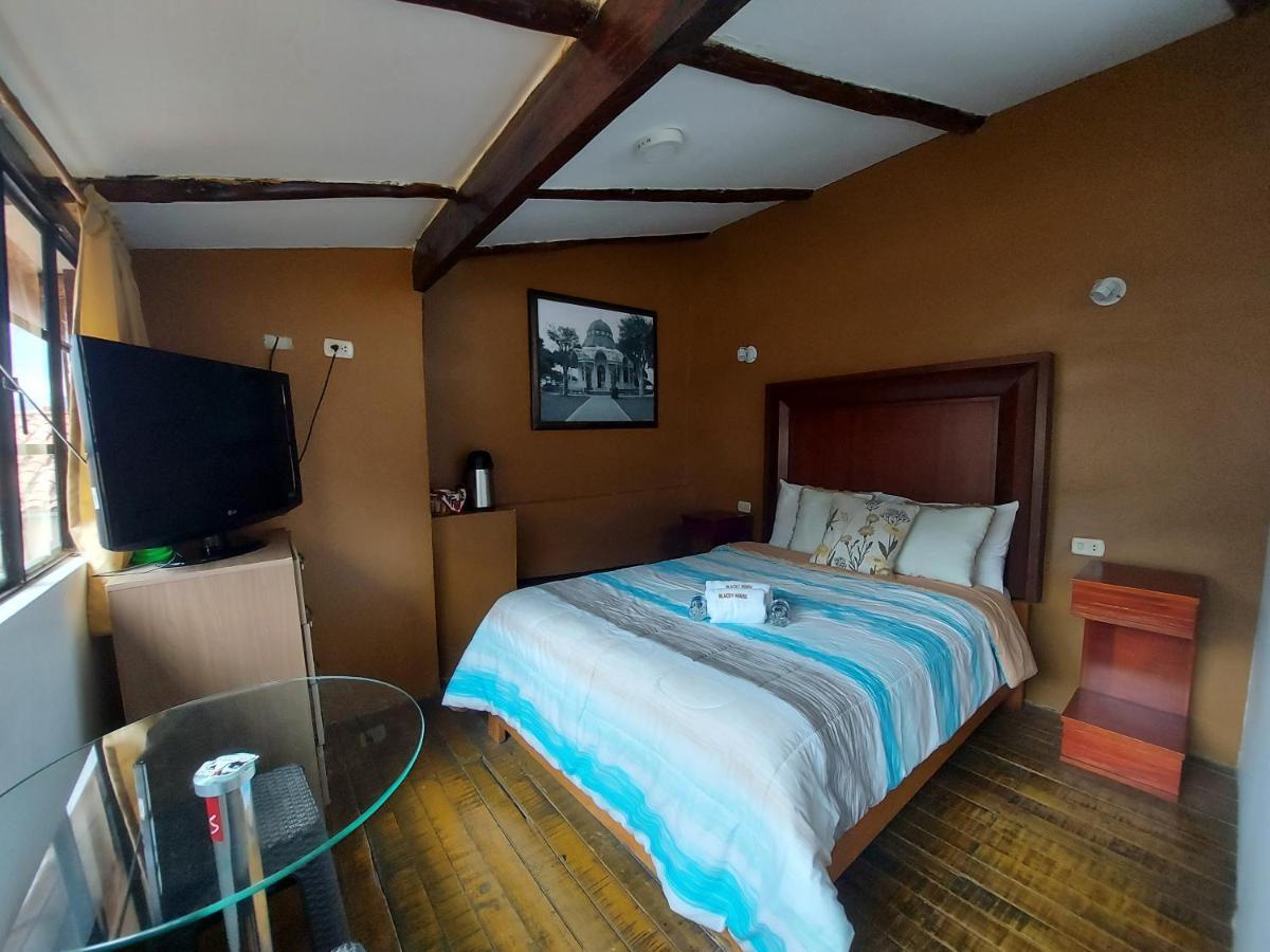 Blacky Hostel And Apartments (Adults Only) Cusco Chambre photo